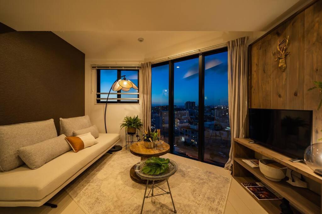 The Penthouse Ginowan Leilighet Urasoe Eksteriør bilde